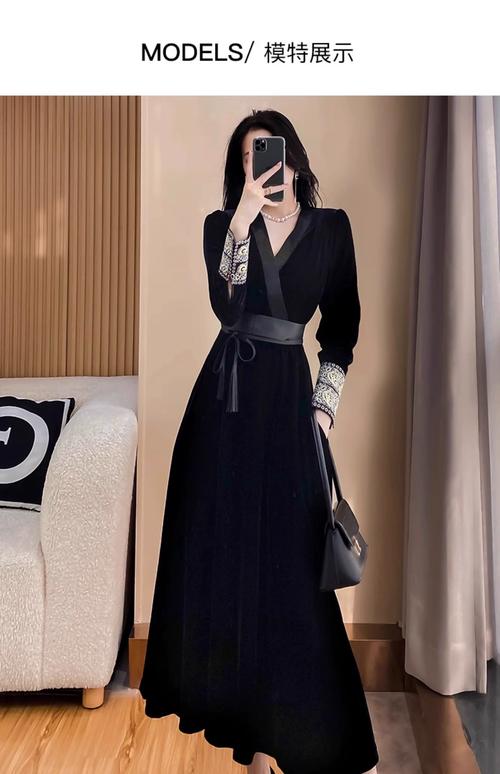 黑色腰带搭配连衣裙真实照片(黑色腰带搭配连衣裙的魅力与场合要点) 黑色腰带搭配连衣裙真实照片(黑色腰带搭配连衣裙的魅力与场合要点)