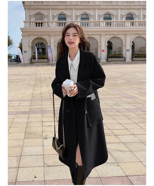 黑色大衣配什么颜色腰带（颜色与场合要点）