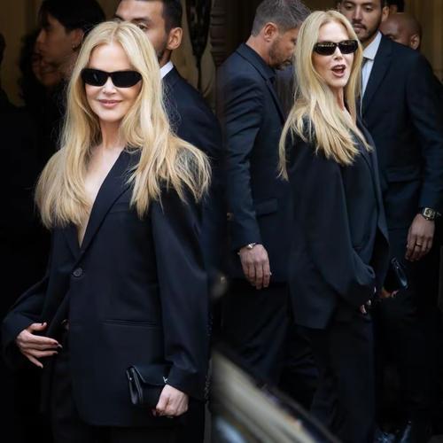 西装一身黑色配什么鞋（黑色西装鞋搭配指南正装牛津德比与休闲乐福）