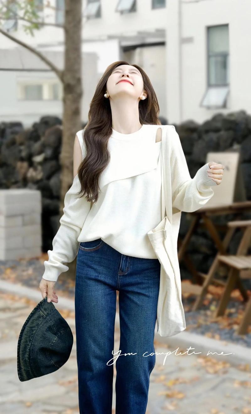 白色裤子配什么外套女（冬日白裤穿搭控色不超三主色，配饰提亮）