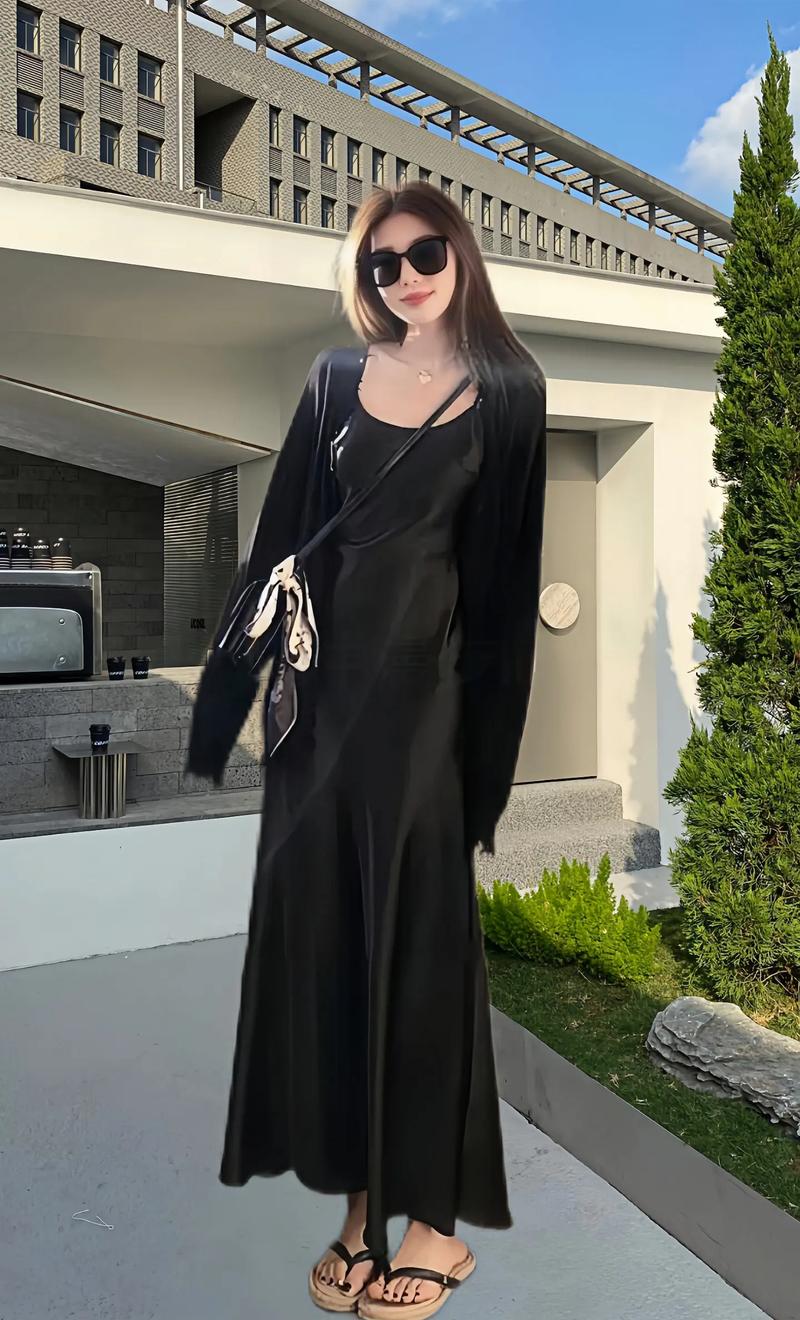 黑色针织衫配什么裙子（黑色针织衫秋冬叠穿显瘦有层次）