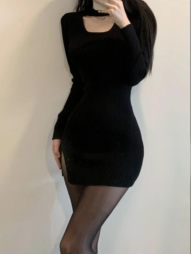 黑丝包臀裙配上黑色大衣（黑丝袜包臀裙配黑大衣，简约对比静美性感）