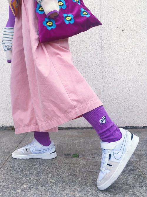 女士袜子鞋搭配图片欣赏(职场与街头都时髦) 女士袜子鞋搭配图片欣赏(职场与街头都时髦)