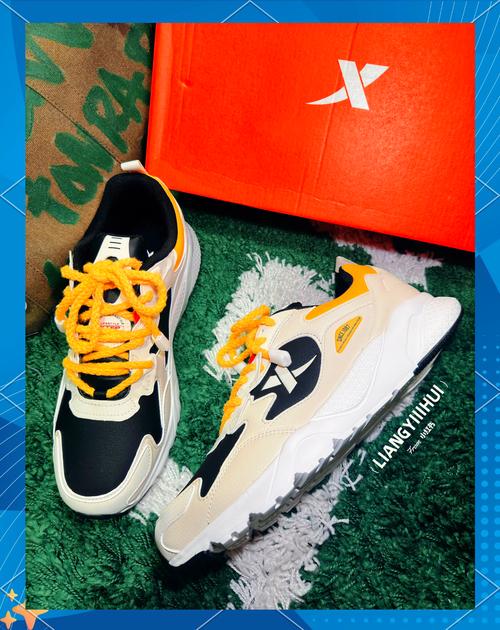 黄鞋配色表图（黄鞋搭配要点稳色对比渐变日常更有型）