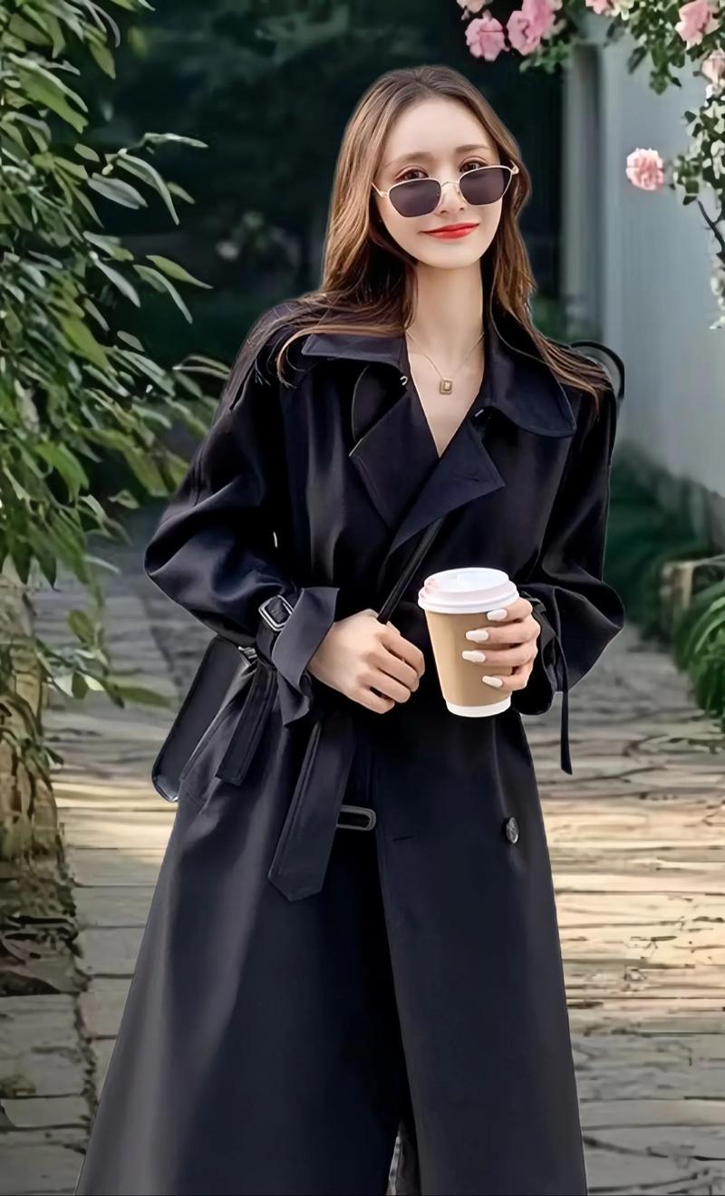 黑风衣配什么颜色的裤子（从正式到休闲的风格清单）