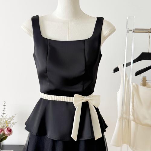 白色连衣裙配黑色腰带(提升气质的场景搭配要点) 白色连衣裙配黑色腰带(提升气质的场景搭配要点)