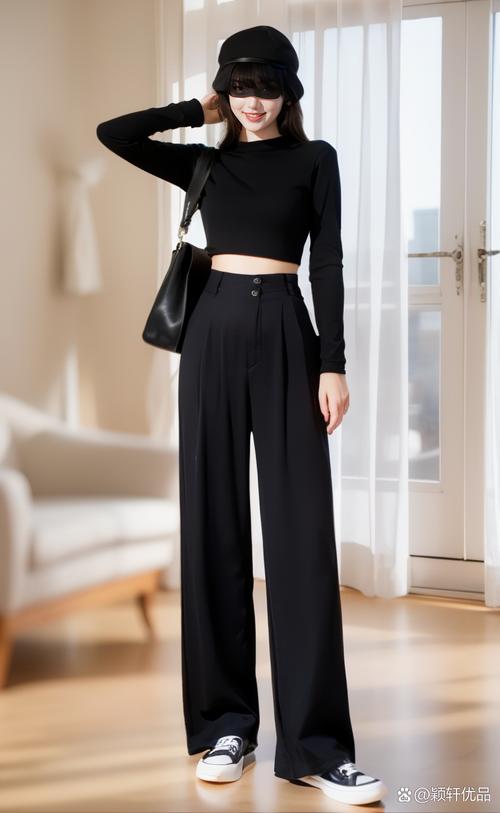 女生黑色西装裤配什么衣服（剪裁材质与配饰打造职业感）