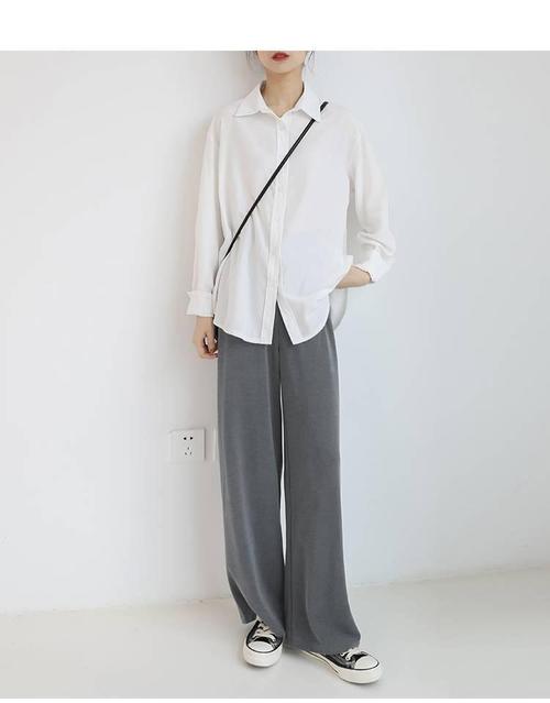 衬衫配灰色运动裤图片(衬衫配灰色运动裤的懒人风混搭穿搭指南) 衬衫配灰色运动裤图片(衬衫配灰色运动裤的懒人风混搭穿搭指南)