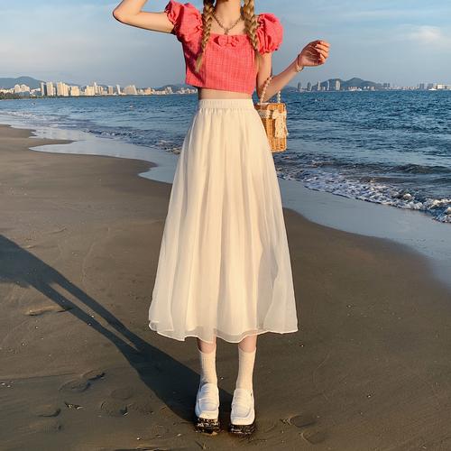 网纱半身裙搭配上衣 夏季（夏日网纱半身裙透气显瘦多场景穿搭指南）