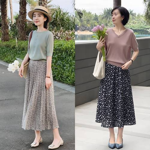 中年女性穿衣搭配技巧（基础色+简约配饰，显气质）