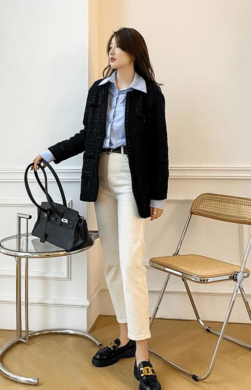 女士袜子鞋穿搭图片(秋冬乐福鞋袜子搭配指南白袜学院风) 女士袜子鞋穿搭图片(秋冬乐福鞋袜子搭配指南白袜学院风)