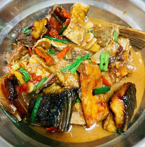 鱼做咸了放什么能解咸（淡盐水白酒醋淘米水浸泡法）