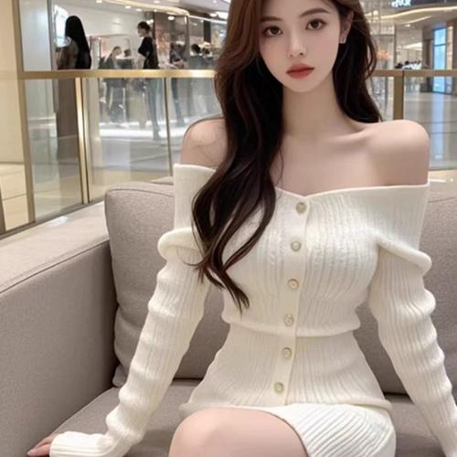 米白色包臀长裙配什么上衣（同色系上衣外套配饰建议）