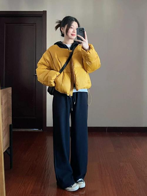 小个子微胖女生冬天穿搭（冬季小个子微胖显瘦穿搭高腰裤A字裙三层叠穿）