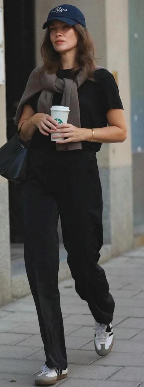 一身黑配什么颜色的鞋（鞋色搭配全攻略）