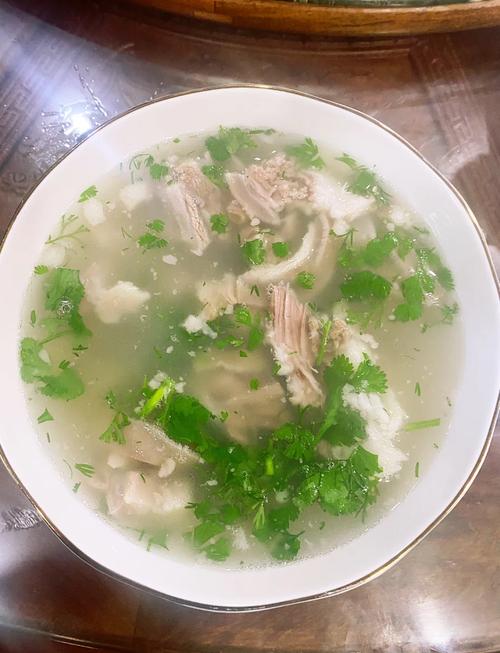 羊肉怎么做好吃没腥气（带骨羊腿羊蝎子去腥提鲜的姜葱蒜香料炖煮法）