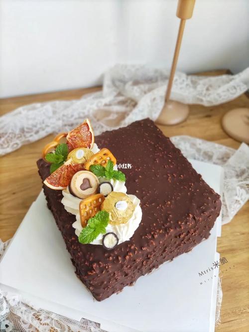 8英寸方形蛋糕多大（8英寸方形与圆形蛋糕尺寸对比及订购要点）