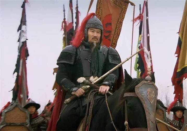 呼延灼简介(双鞭梁山豪杰的一生)