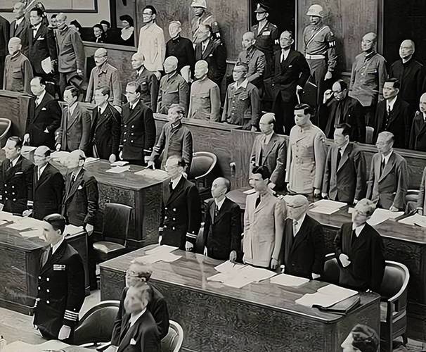 东京审判简介(正义与人性的法律博弈) 东京审判简介(正义与人性的法律博弈)