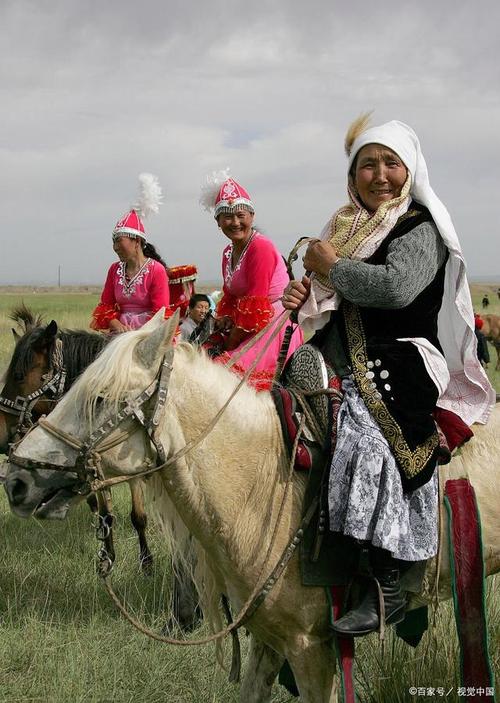 哈萨克族传统节日(家庭团聚热情待客与茶文化) 哈萨克族传统节日(家庭团聚热情待客与茶文化)