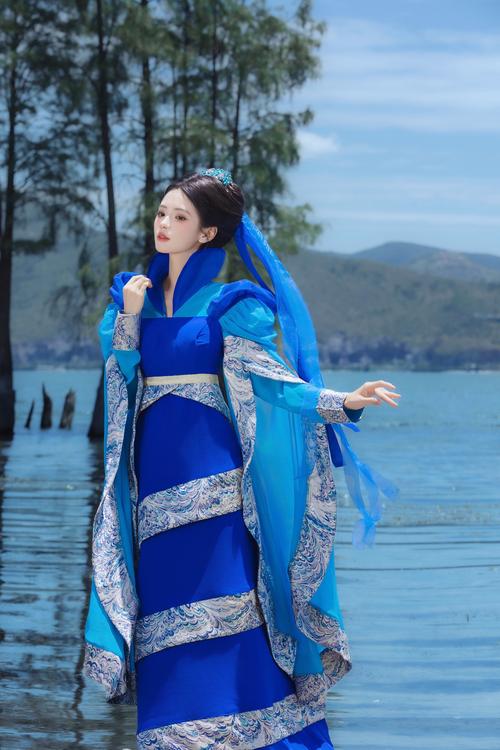 留仙裙究竟是什么样的一种服饰（宫廷轻盈美学与赵飞燕传说）