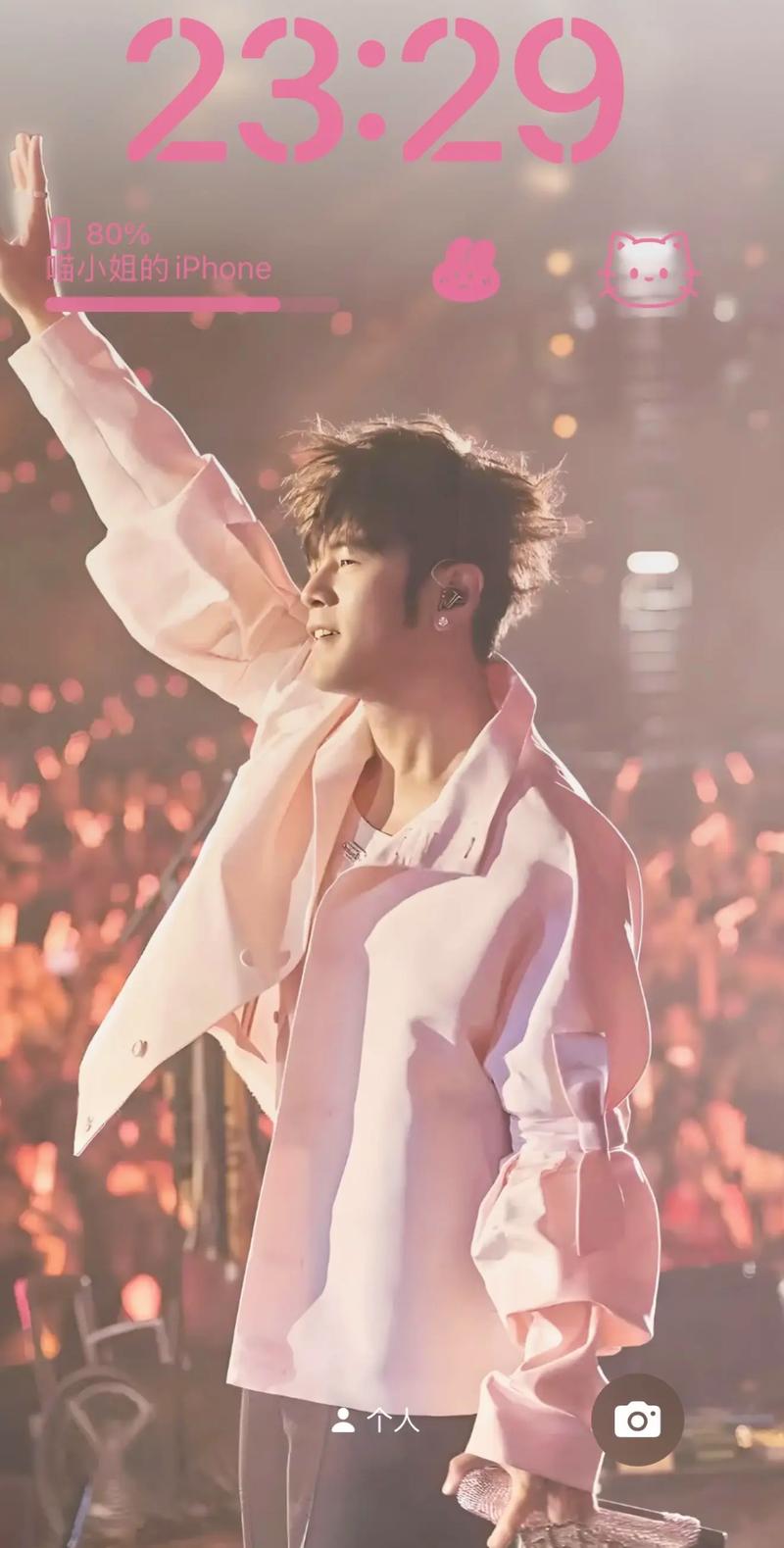 周杰伦图片(从歌手到导演编剧,品牌合作与公益家庭影像)