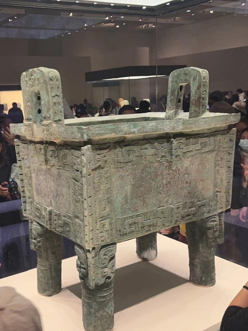 后母戊鼎怎么读(商代巨大青铜礼器,王后身份与铸造工艺)