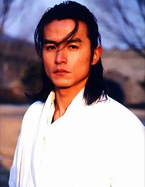 李铭顺介绍(模特出道,获金钟影帝,成新加坡首位发行唱片的男艺人) 李铭顺介绍(模特出道,获金钟影帝,成新加坡首位发行唱片的男艺人)