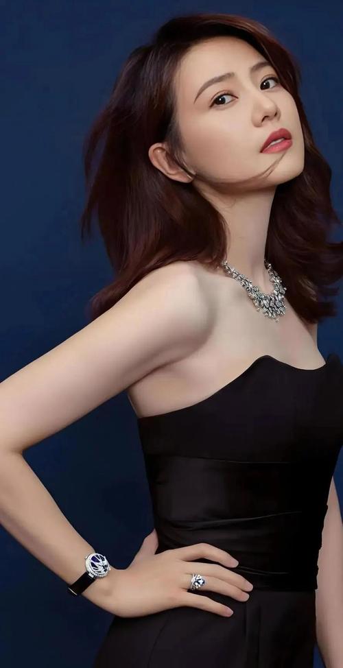 高圆圆图片(岁月痕迹即自然美与自信光) 高圆圆图片(岁月痕迹即自然美与自信光)