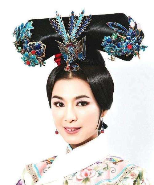 董鄂妃简介（董鄂妃顺治皇后才情稳后宫无碑之陵）