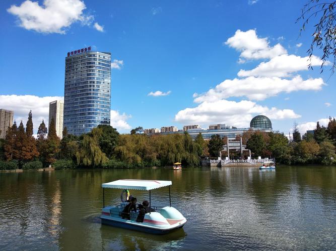 陈圆圆的故事（从秦淮八艳到权力筹码的历史镜子）