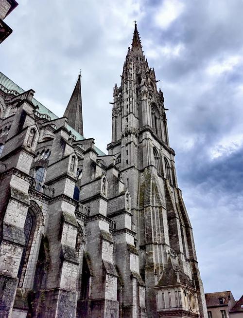 什么是哥特式建筑（光与石的语言讲信仰与城市记忆）